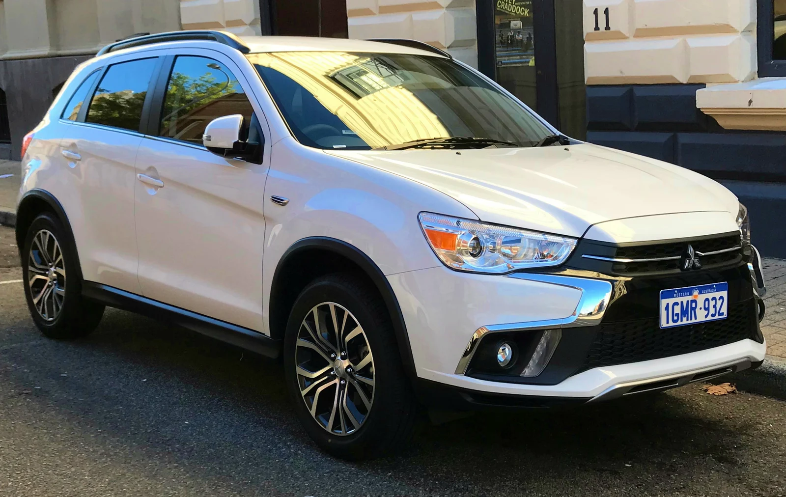 Mitsubishi ASX — crossover compact (contoh model XE)